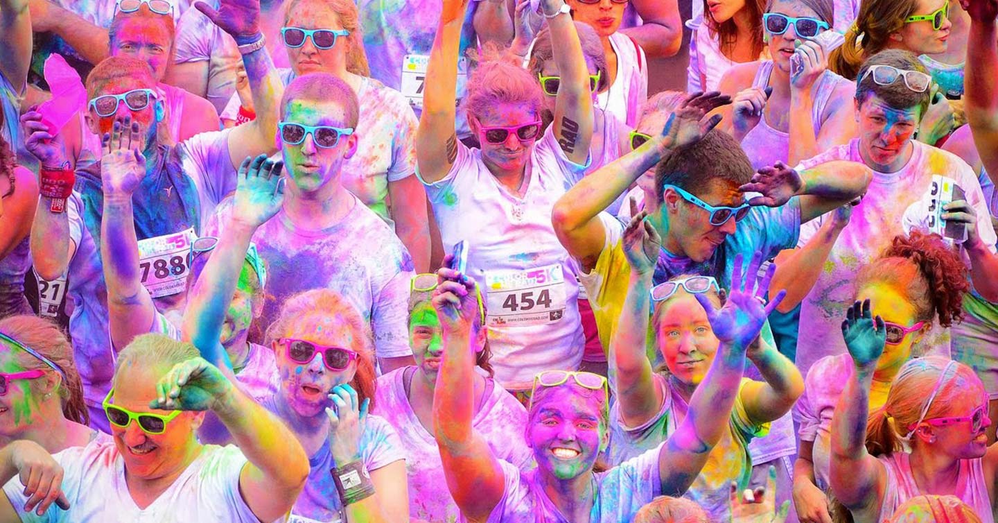 Яркие события в мире. Цветная вечеринка. Цветной забег. Цветной марафон. Фотосессия с красками Холи.